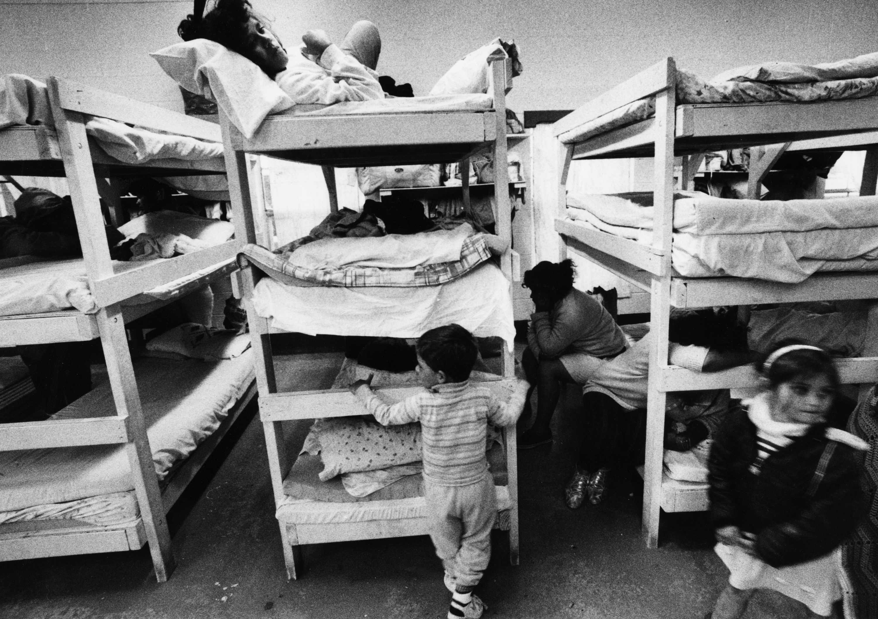 CENTRAL AMERICANS' HOPES BREAK AGAINST BUREAUCRATIC WALL AT BORDER 2,500 WAITING IN AN INS LIMBO