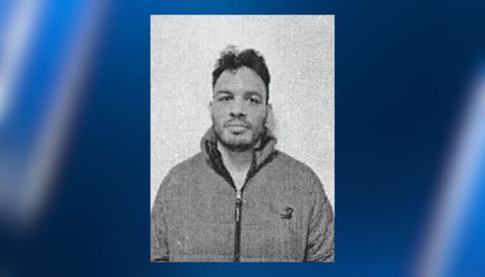 El nombre de Julio César Chávez Jr., hijo del legendario boxeador mexicano Julio César Chávez, volvió a los titulares internacionales, esta vez no por sus peleas en el ring, sino por un escándalo judicial y migratorio que lo coloca en el centro de la polém