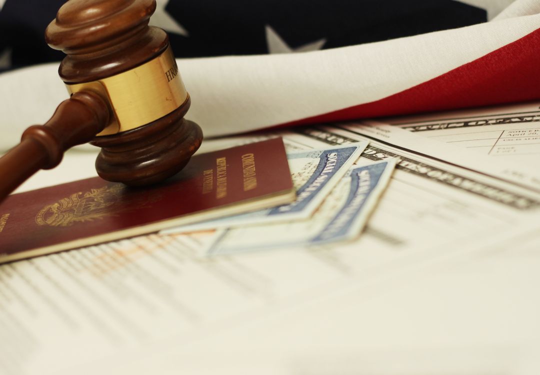 EE.UU. pone fin al TPS para venezolanos y exige “autodeportación”