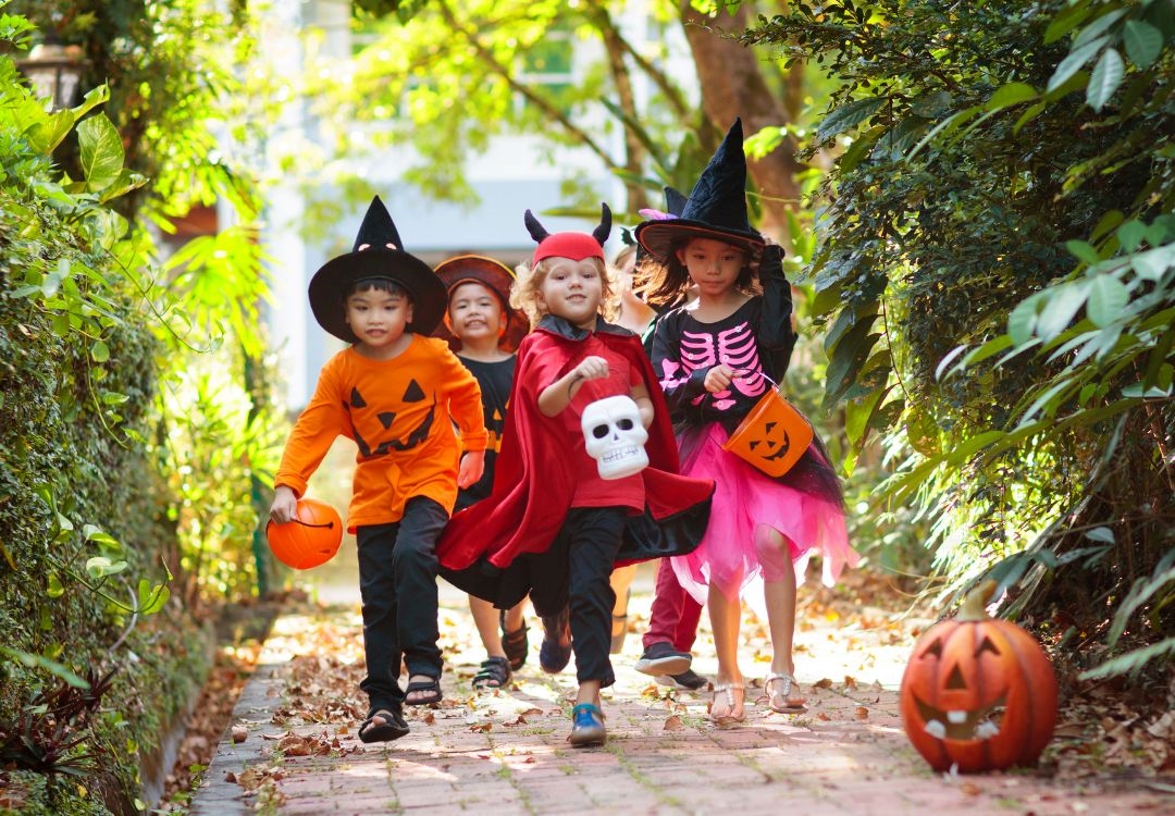 Advierten precaución durante recorridos de “Trick-or-Treat”