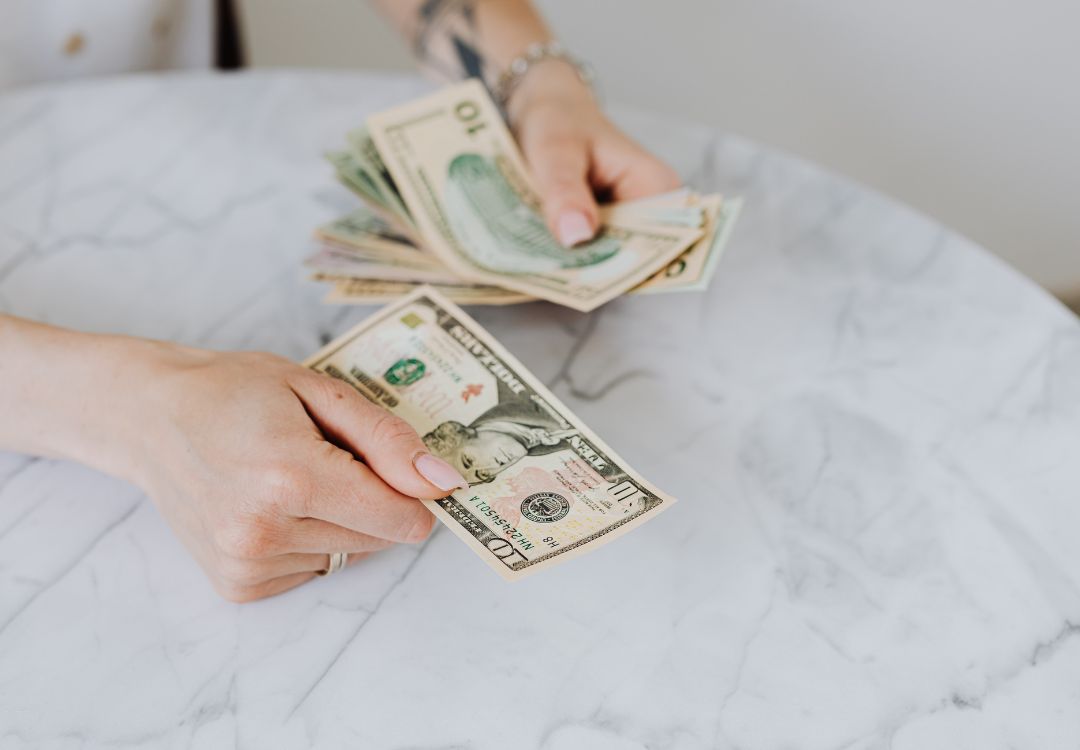 Trump plantea distribuir $2,000 a los estadounidenses