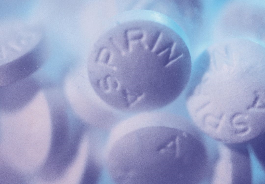 Uso diario de aspirina: beneficios y riesgos médicos